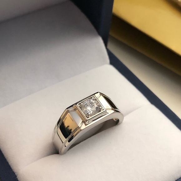 925 Sterling Silver Elegant Men Engagement Ring - Picture 4 of 8